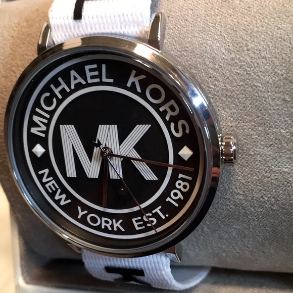 🖤🤍🖤MICHAEL KORS® UNISEX MK Logo Watch🖤🤍🖤 - Picture 9 of 12